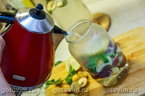 Компот мохито с яблоками, мятой и лимоном