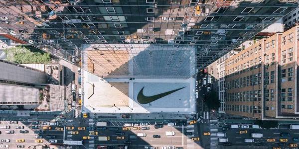 
											
							История компании Nike – от кроссовок до культового бренда						
									