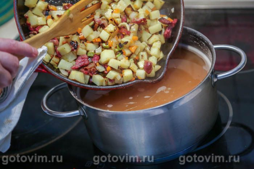 Гороховый суп с копченостями «Лондонский смог» (Pea soup «London smog»)